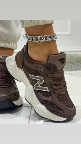 Miriam Brown - Sneakers