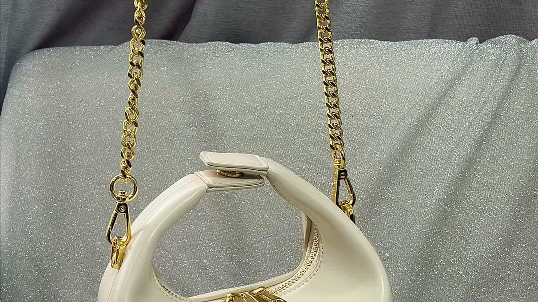 Vintage Top Handle Handbag Must-Have