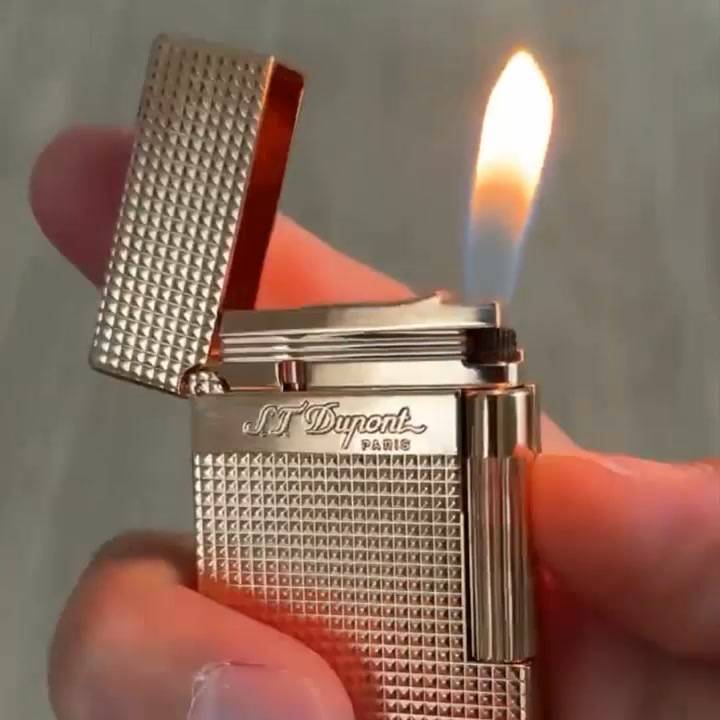 Eleganza senza tempo, firmata S.T. Dupont