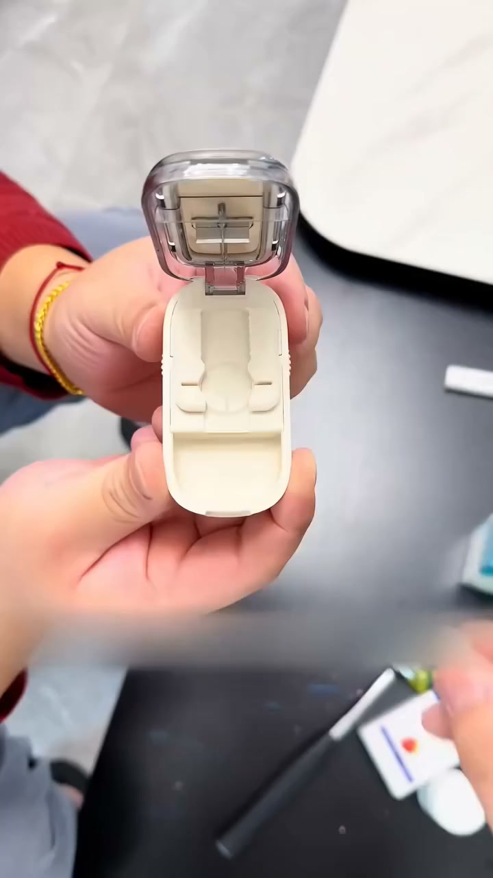 Portable Pill Cutter