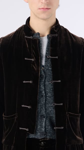 Explore Yali's Wardrobe