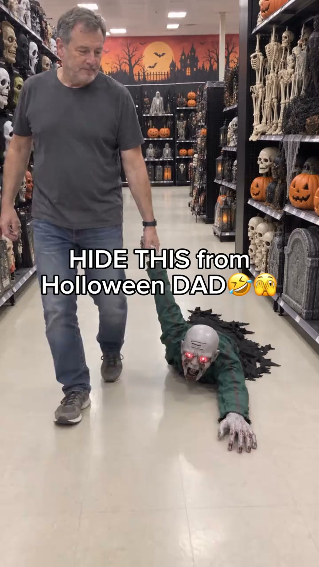 50%OFF- Crawls, Screams, Terrifies