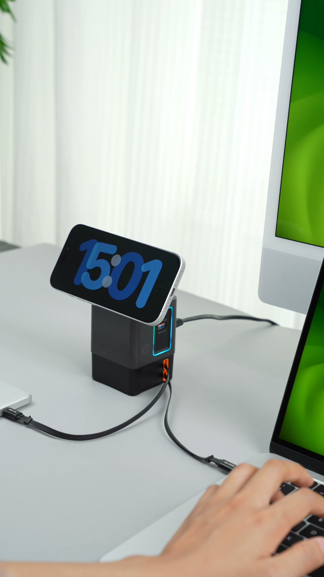 SKEGIC Nexus Charging Station