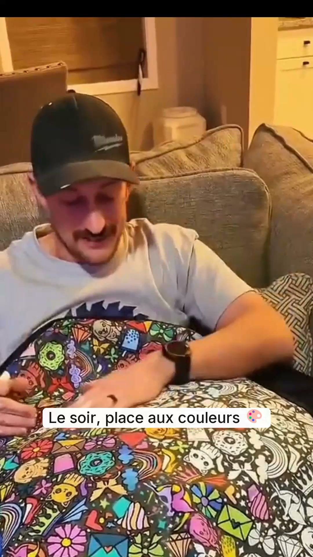La couverture à colorier qui devient SON œuvre