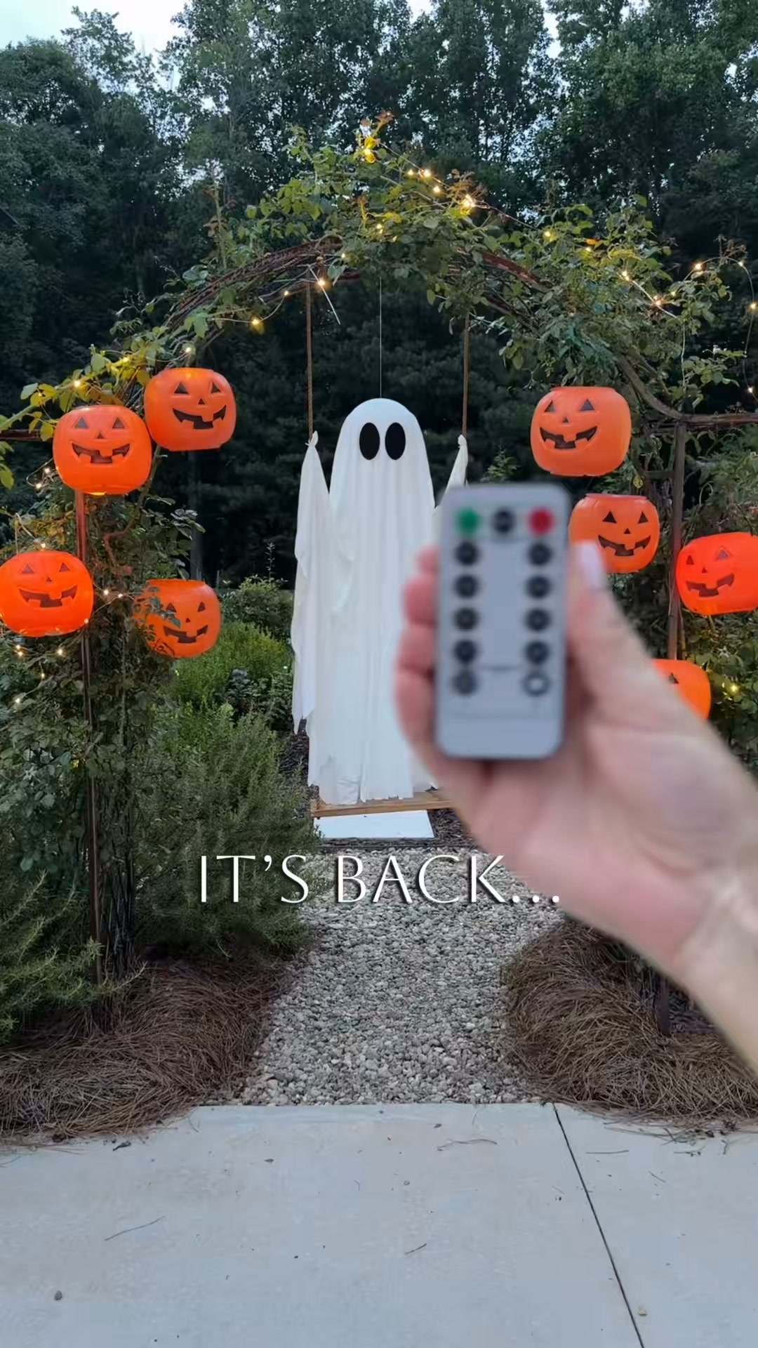 Spooky Swinging Ghost Decor For Porch, Tree, Yard & Halloween Party