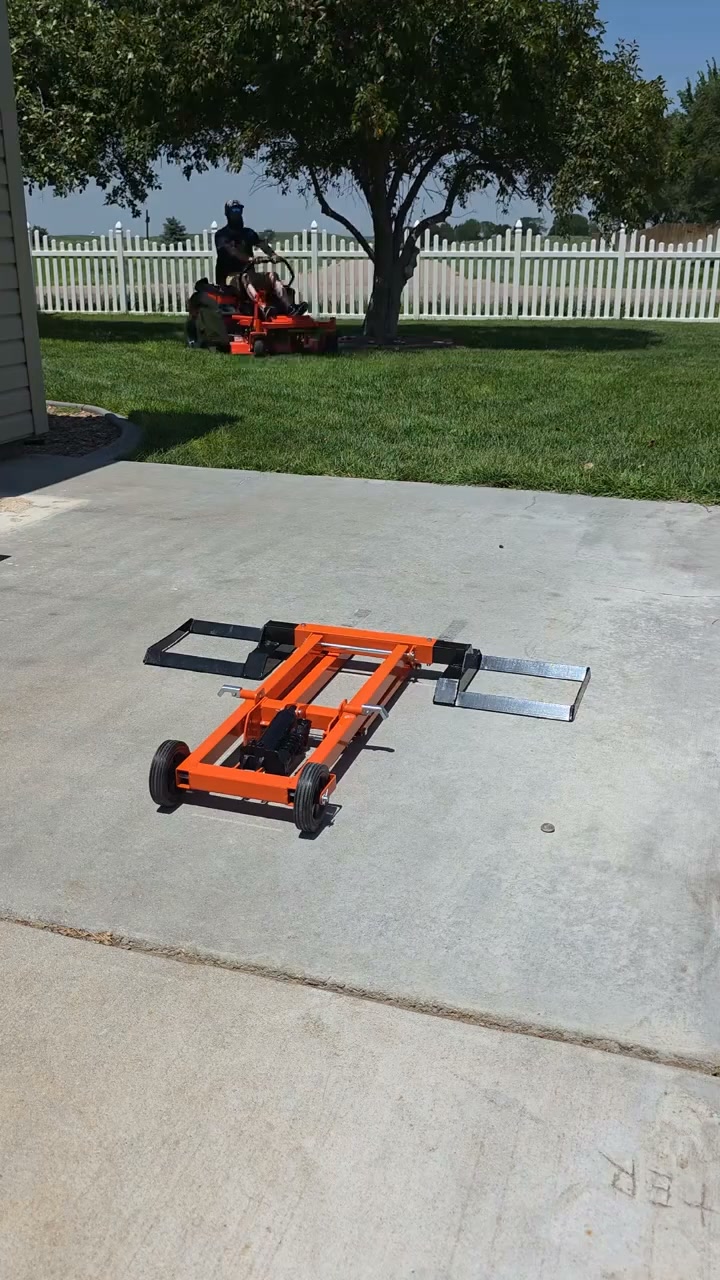 VEVOR 500lbs Hydraulic Lawn Mower Lift for Zero Turn Tractors