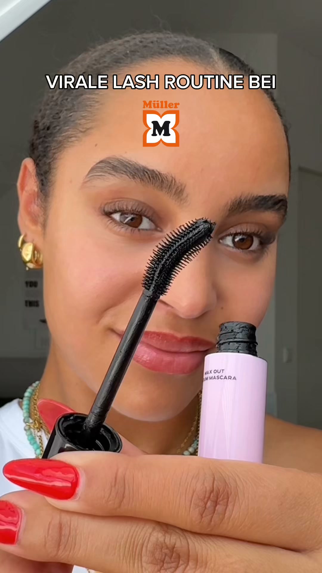 LANGE, VOLLE WIMPERN BEI MÜLLER