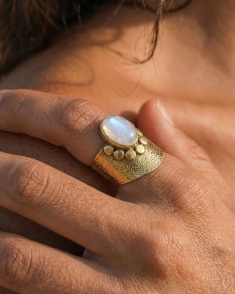 Luna Adjustable Ring