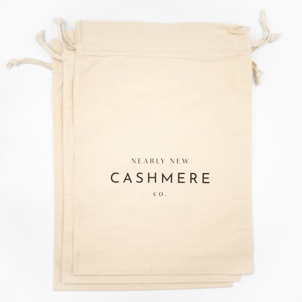 £5 : Moth & Dust Protector Bag