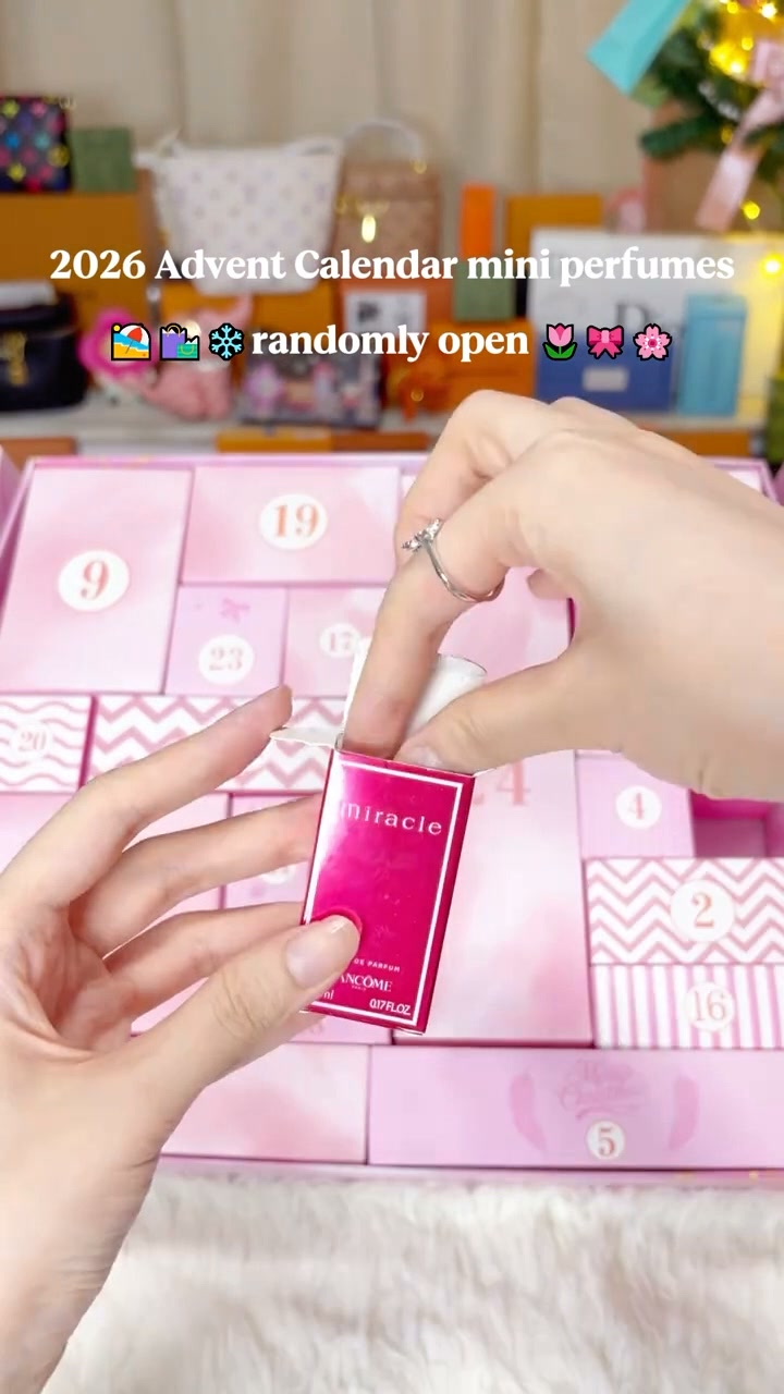 2026 pink Christmas Advent Calendar 25 mini perfumes
