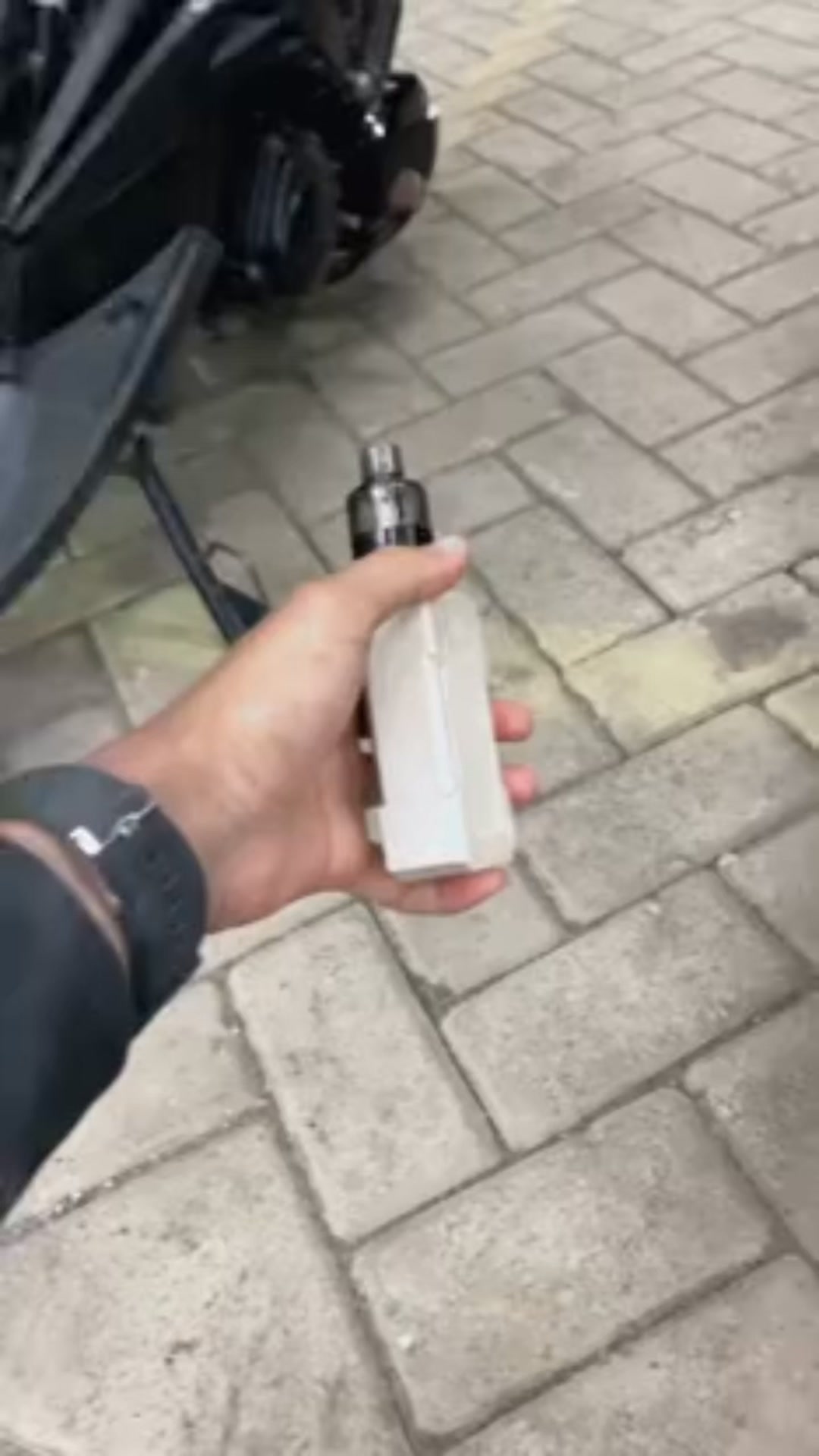World’s First FLAVORED AIR DEVICE