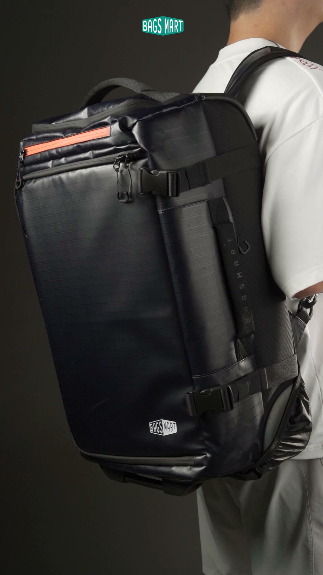 Blast Pro 43L Rucksack mit Rollen aus TPU