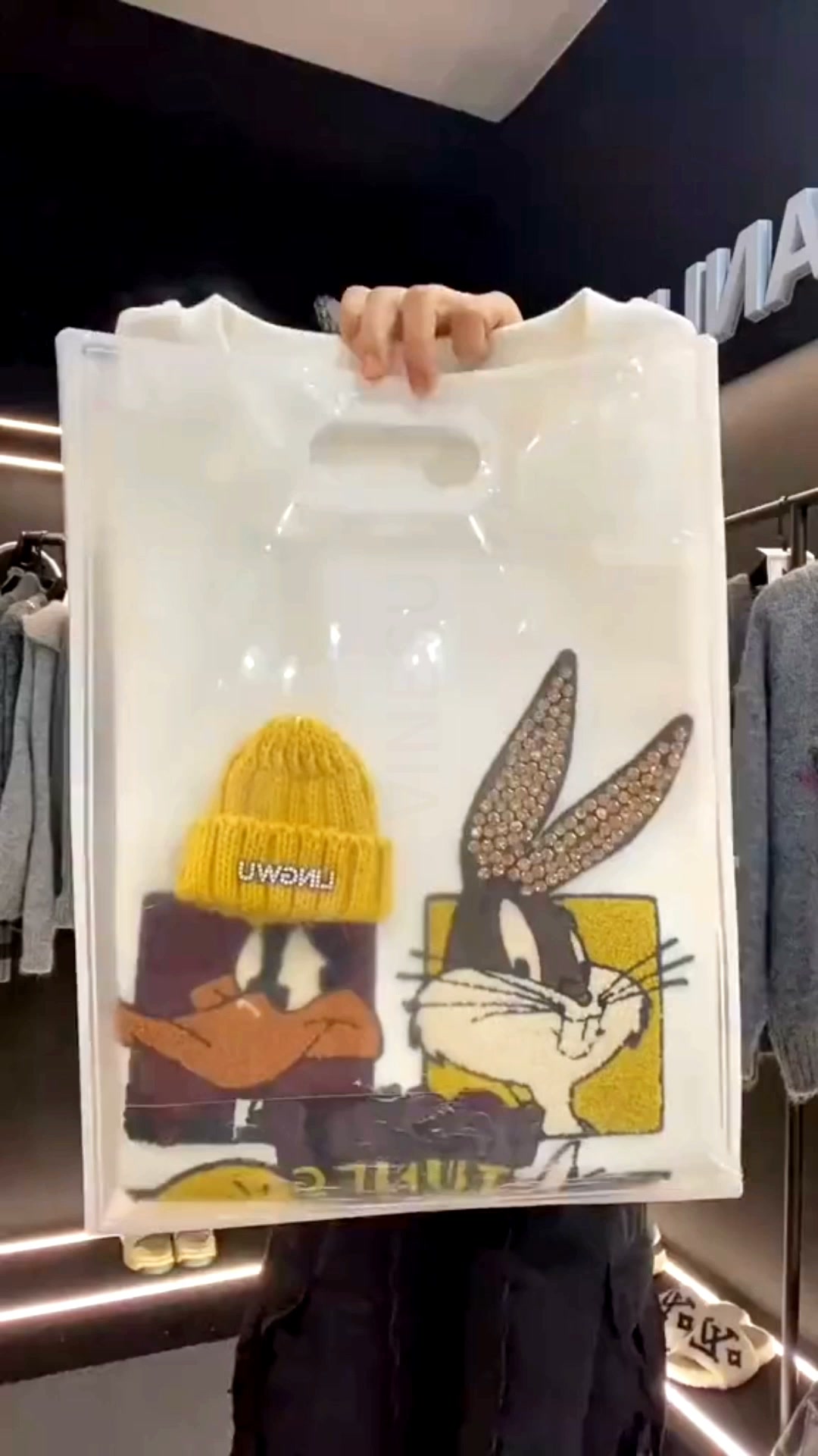 Anúncio de Vinesu-Altshop