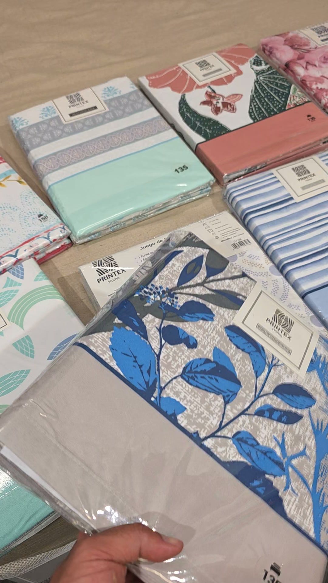 VARIOS COLORES Y ESTAMPADOS