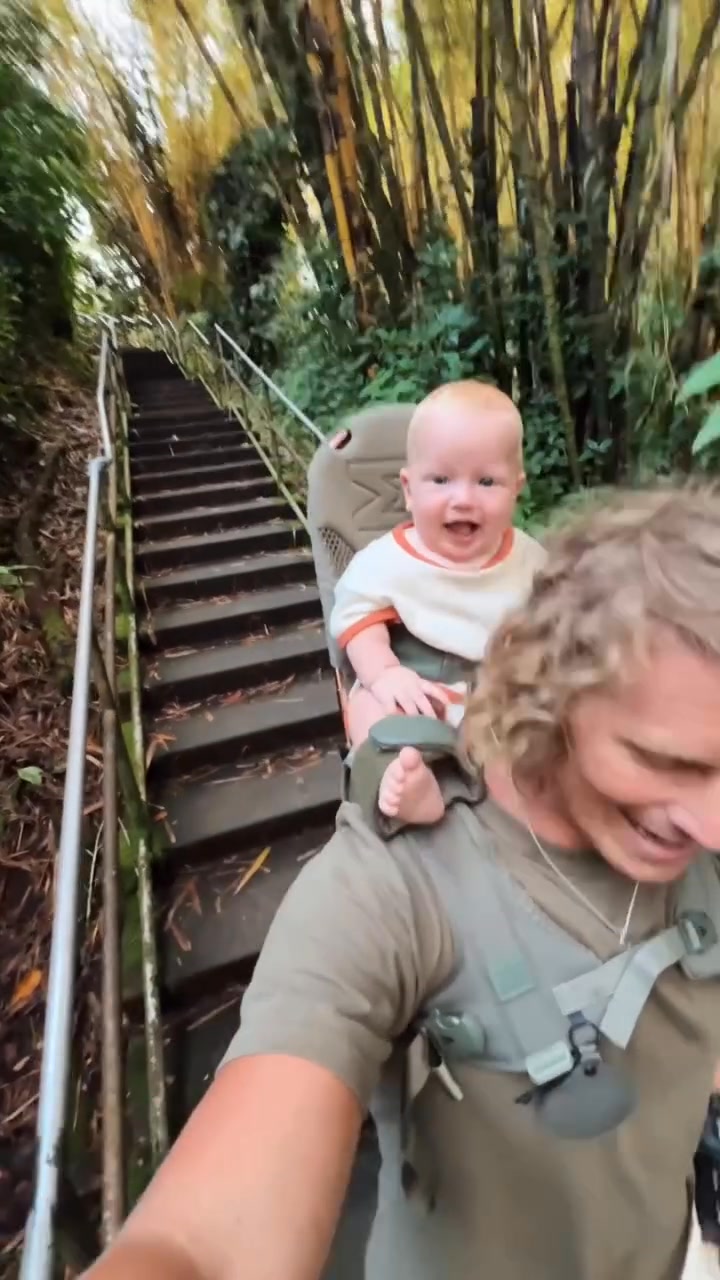 Award-winning Shoulder Carrier, MiniMeis!