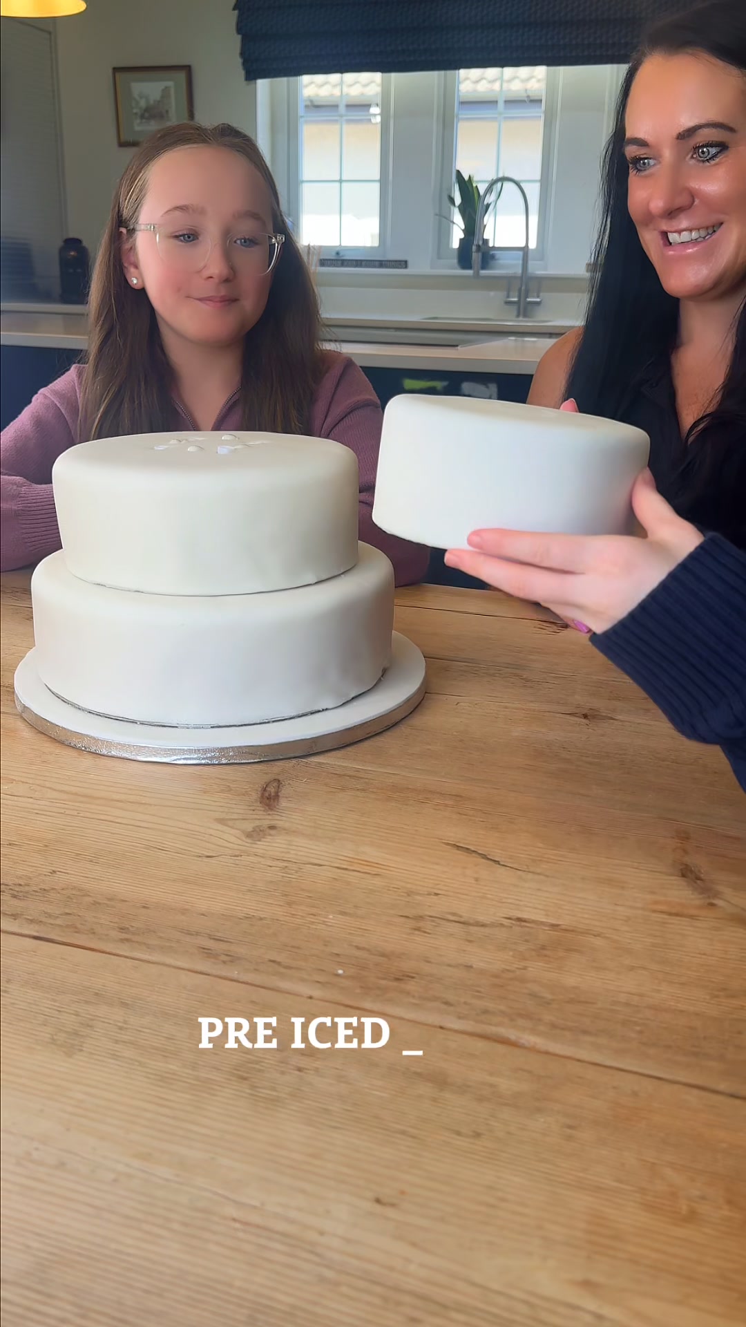 Make Your Own Wedding Cake – The Easy Way