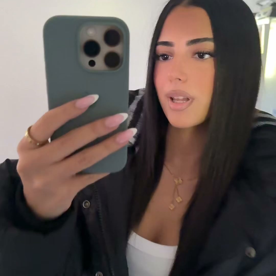 Eine Jacke, die deinen Look komplett macht Entdecke einer unserer beliebtesten Jacken und gönn dir ein neues Lieblingsstück.