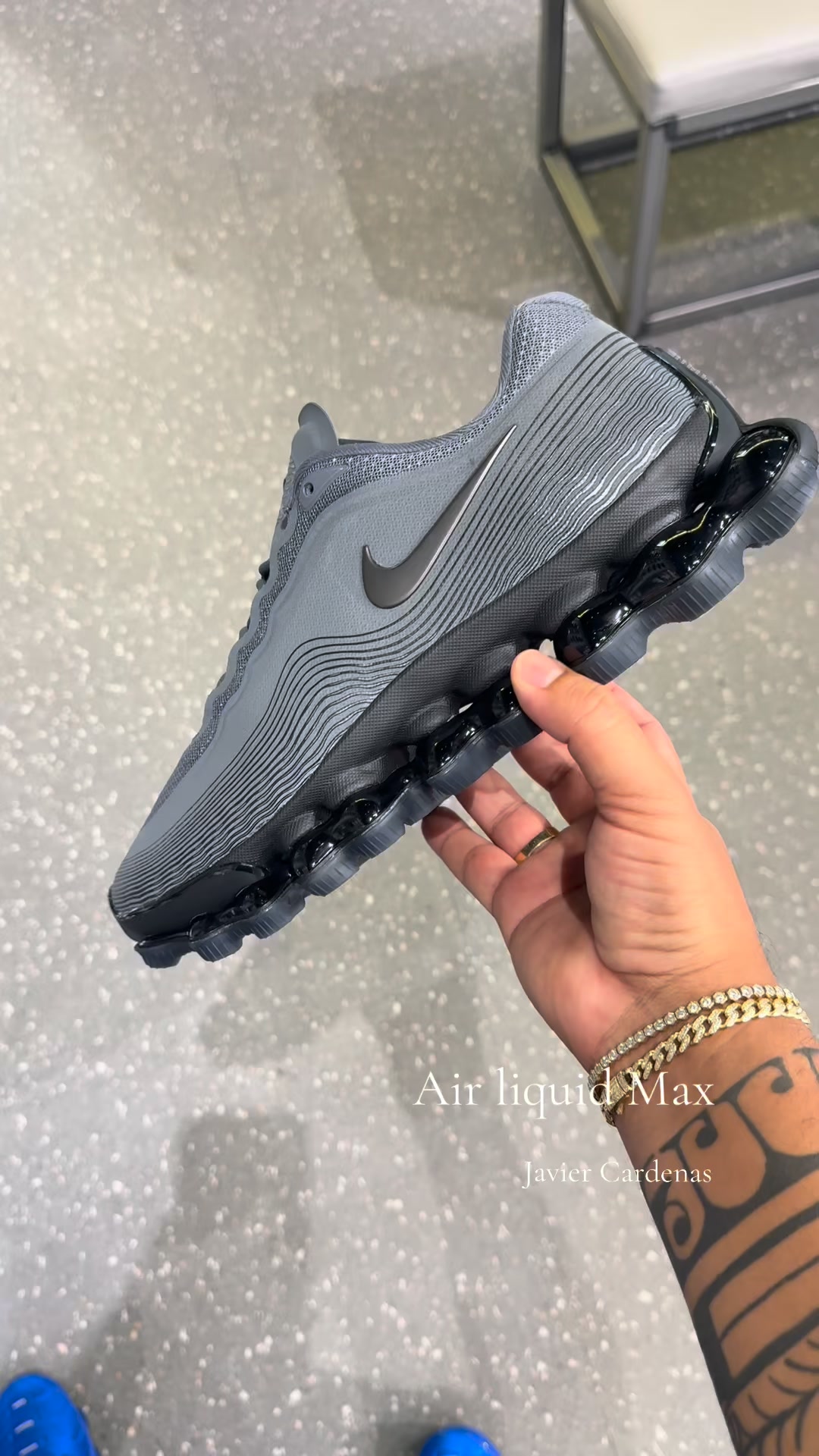 Futuristic Air Style + 3 Free Socks