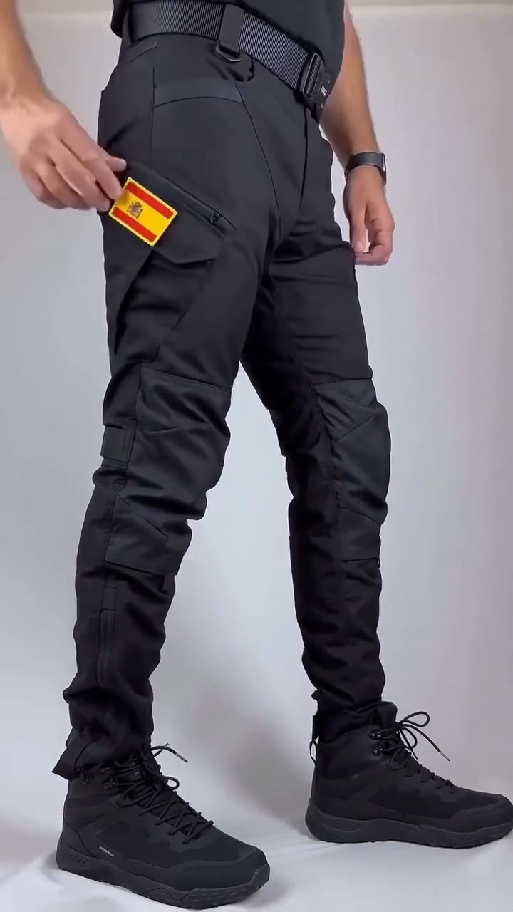 Taktische Hose für Männer, die entschlossen handeln.