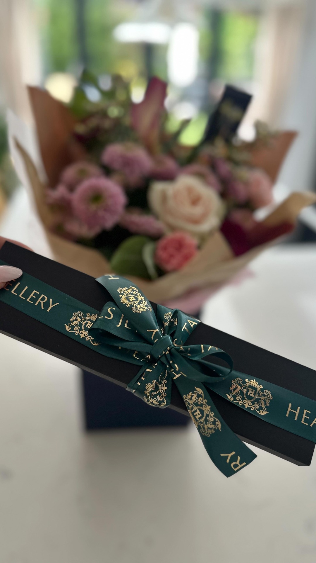 Anúncio de Heads and Tails Jewellery