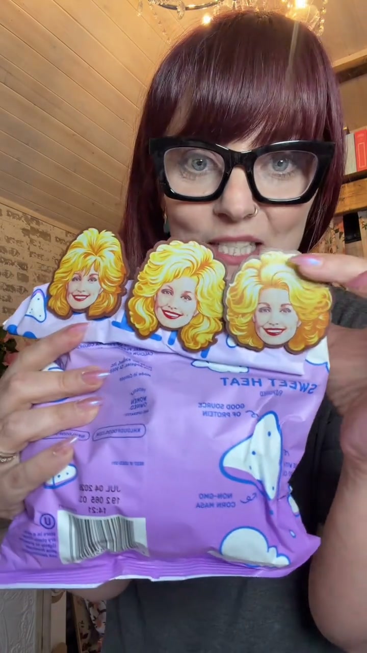 Dolly Parton Bag Clips: A Kitchen Must-Have!