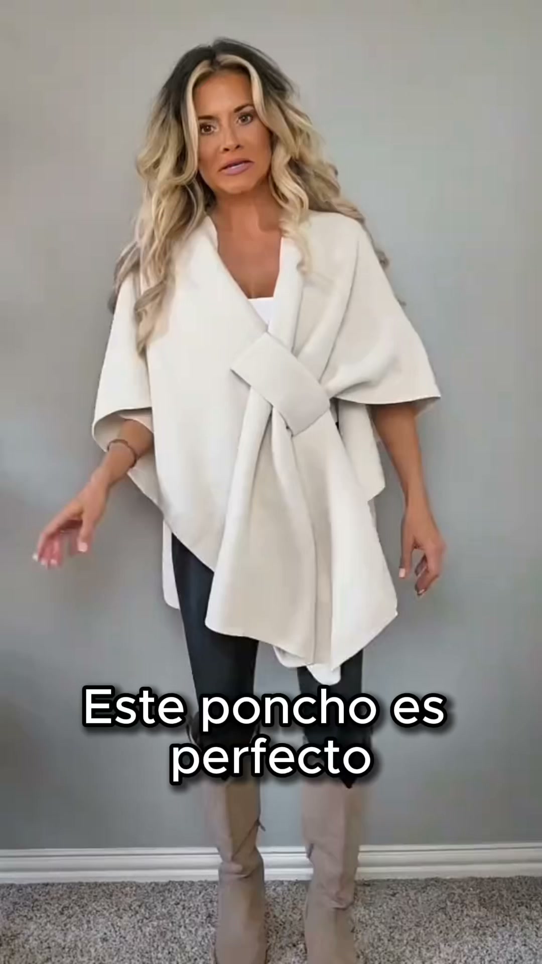 Bufanda tipo poncho: suave como un abrazo.