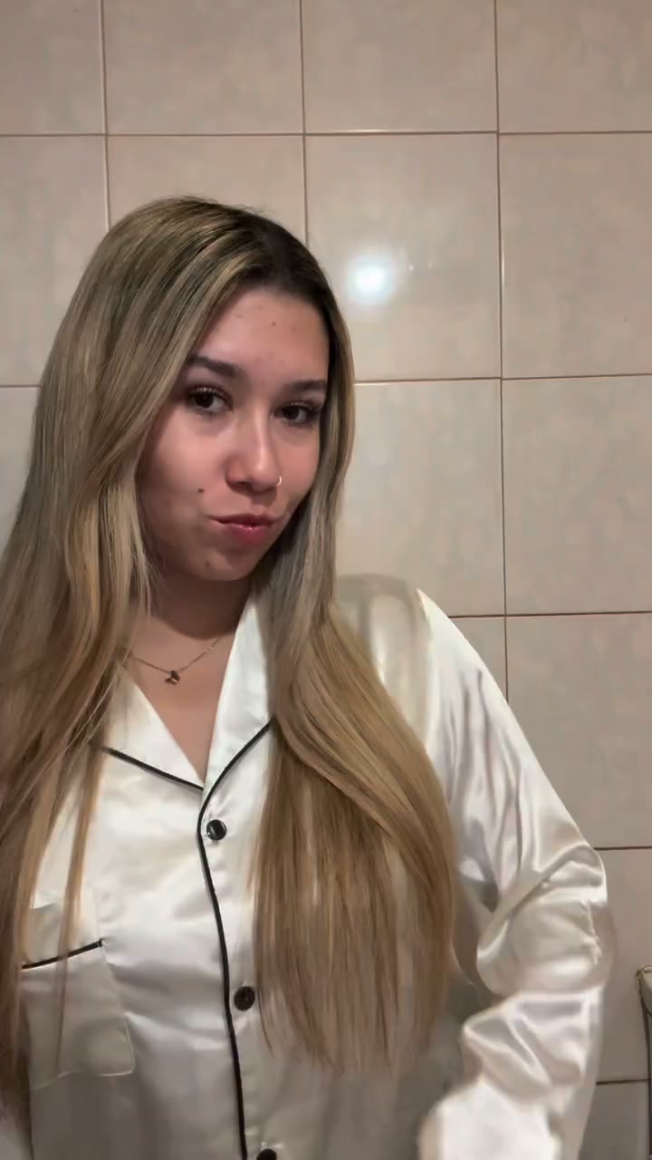 DETÉN LA CAÍDA. CUIDA TU CABELLO DESDE LA RAÍZ.