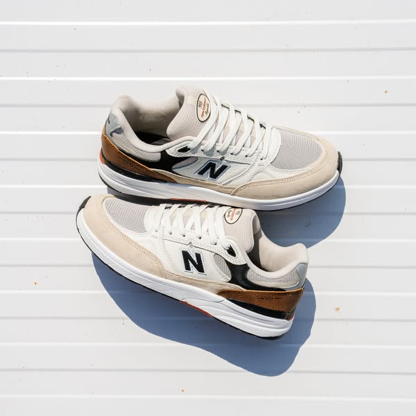 New Balance Numeric 933