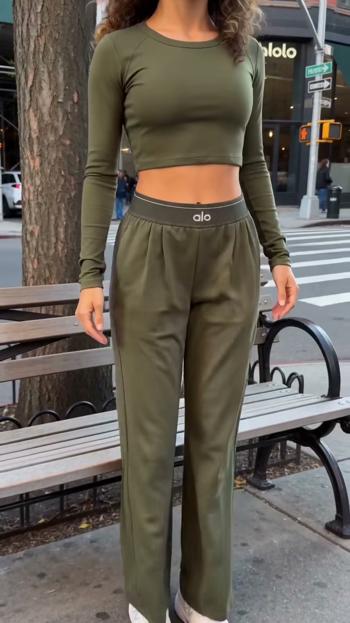 THE PANTS YOU’LL WANT TO LIVE IN.