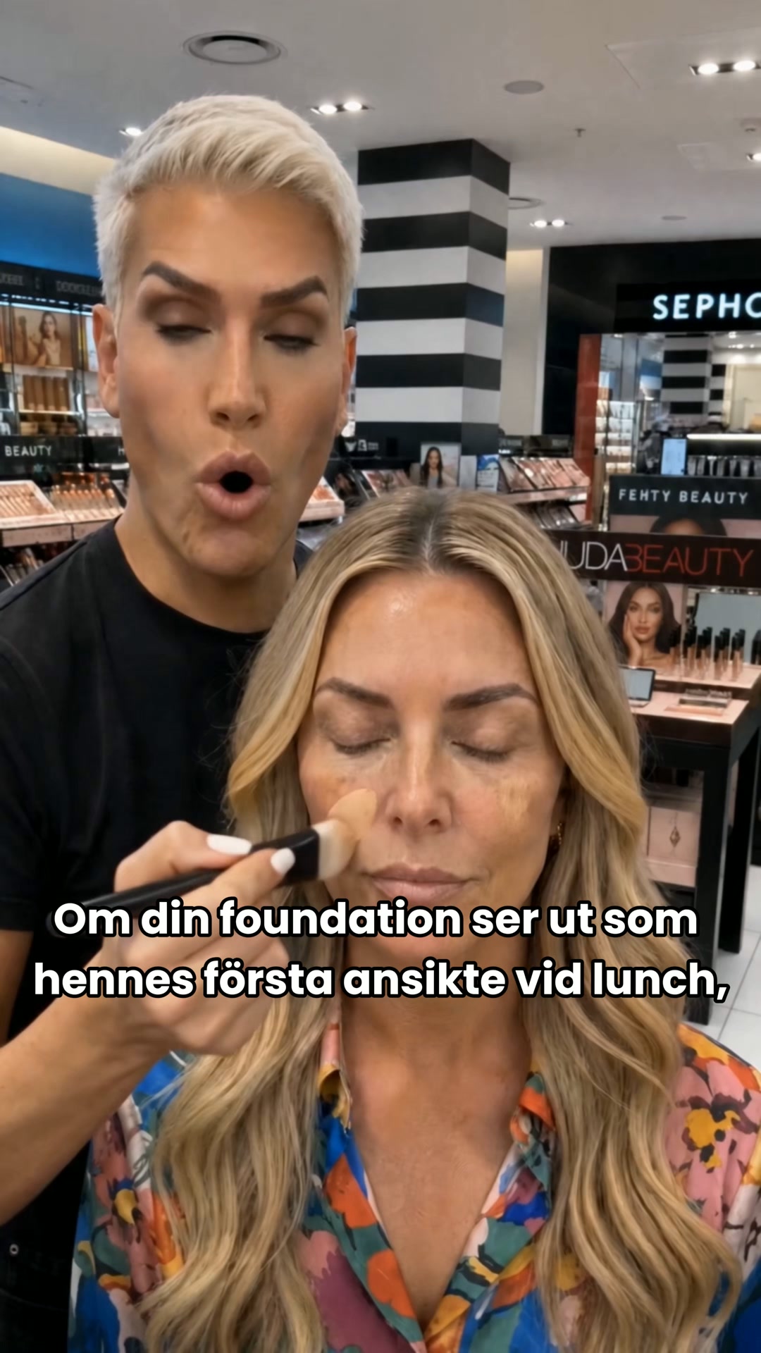 Samma ansikte, åtta timmar senare