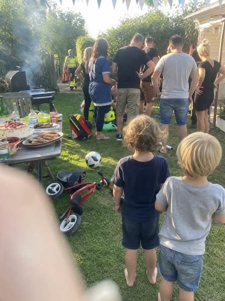 Mein Neffe erstickte. Sein Vater ist Feuerwehrmann. Gerettet hat ihn jemand anderes.