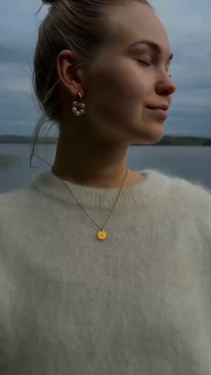 Nauti huolettomasta kesästä kestävillä kullatuilla koruilla