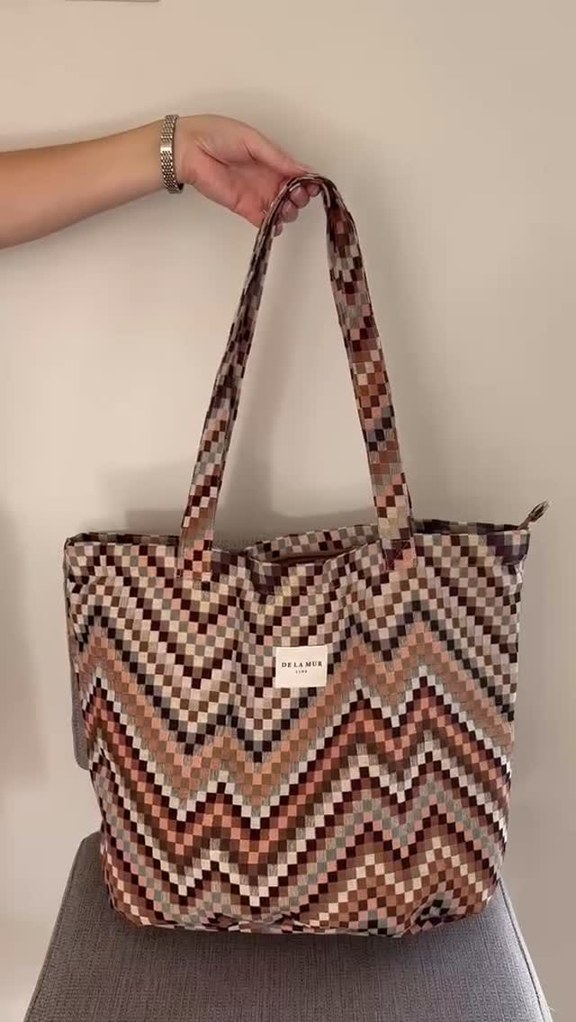 Anúncio de La Luna Bags