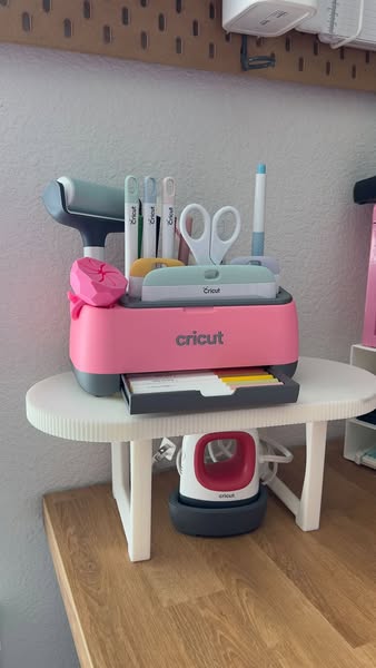 Read if you own a Cricut (this helps)
