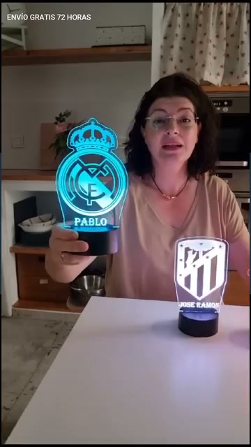 El escudo del Barça, encendido en casa