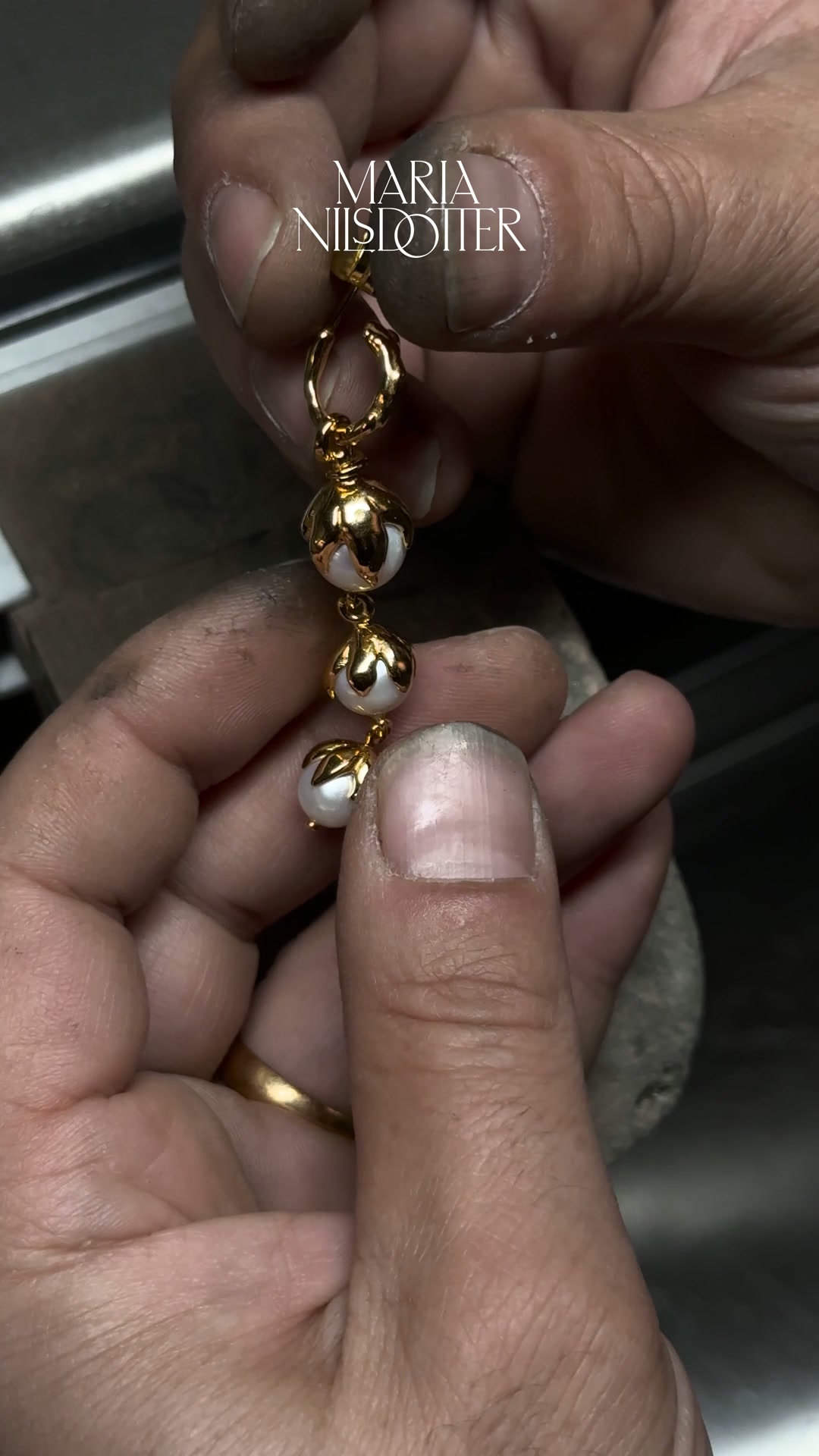 Upptäck Bud Drop Earring