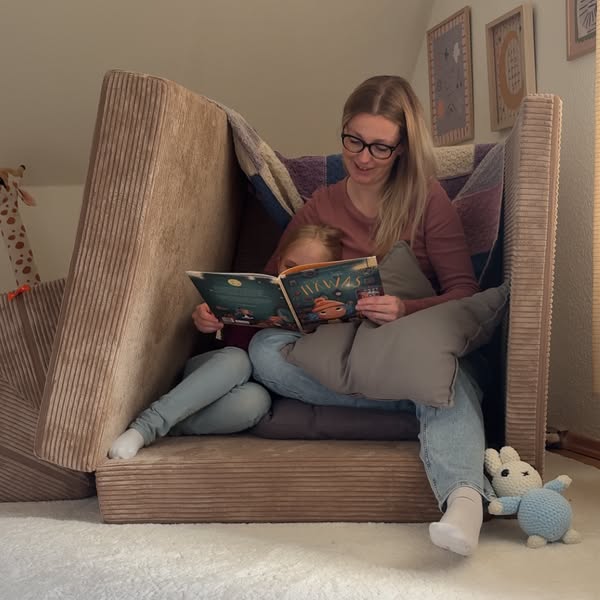 Ein Spielsofa, das mitwächst und sich erweitern lässt.