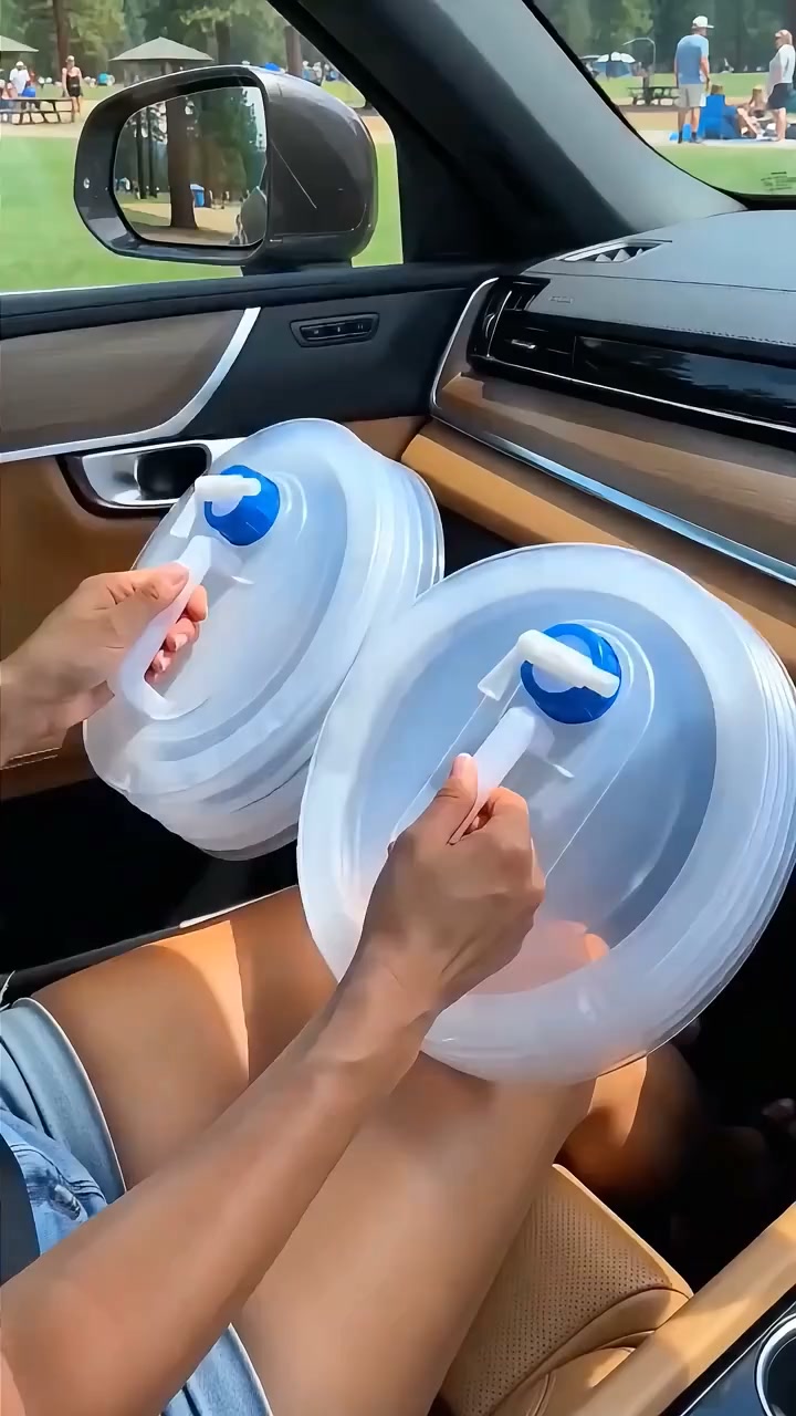Collapsible Water Container