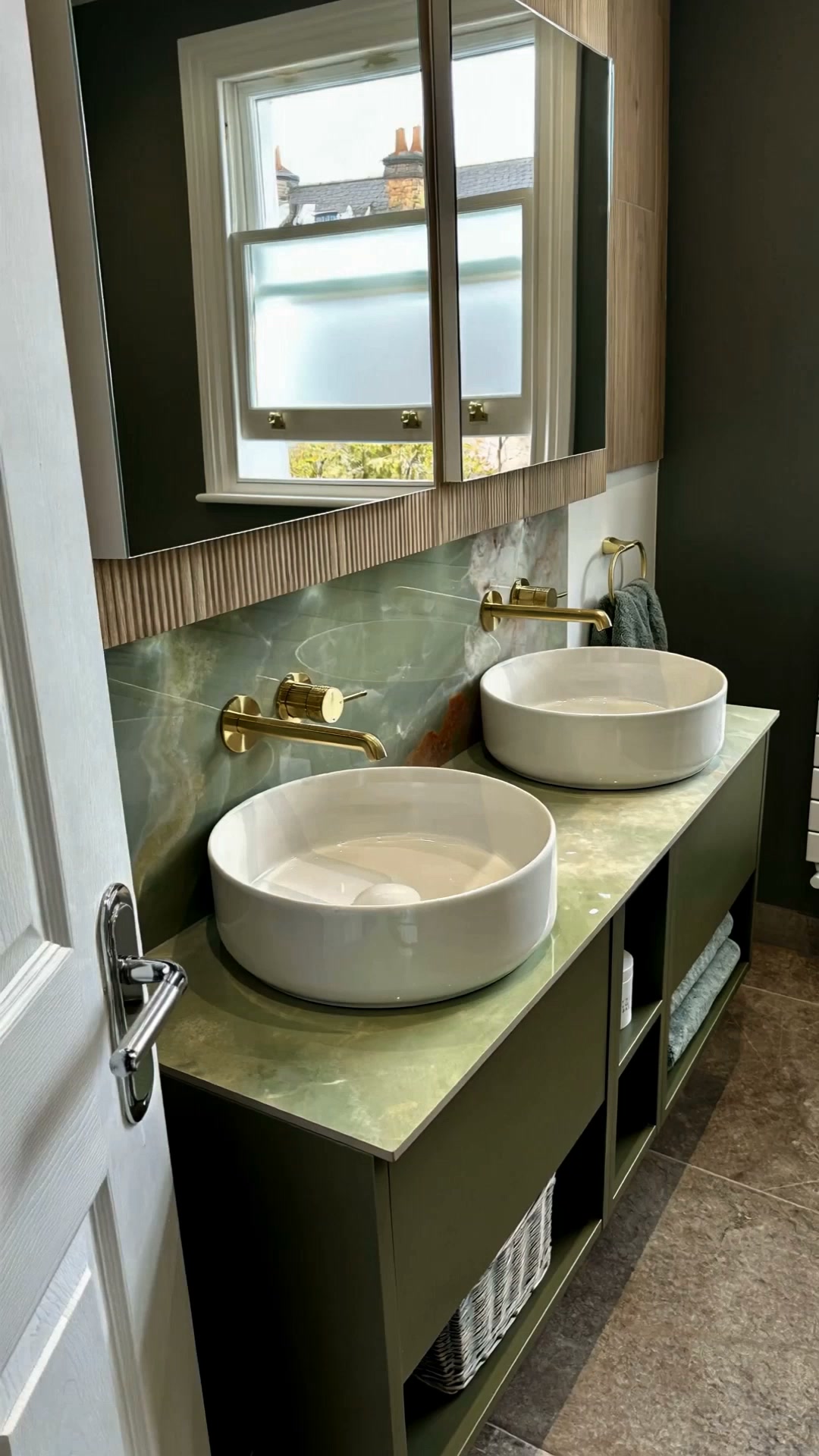 Anúncio de The London Bath Co