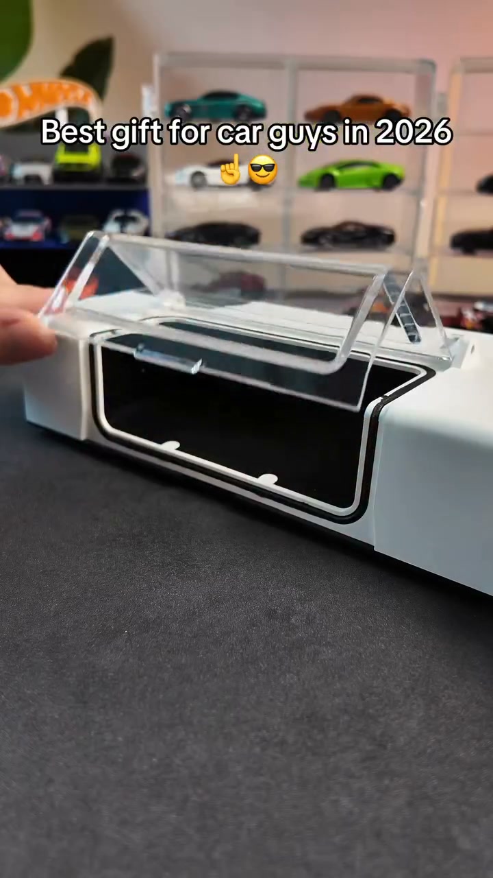 Watch the air flow. See the drag. Desktop aerodynamics.