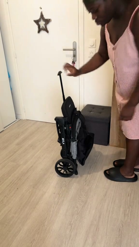 Fly Cabin-Only! The Stroller That Fits in the Overhead Bin.