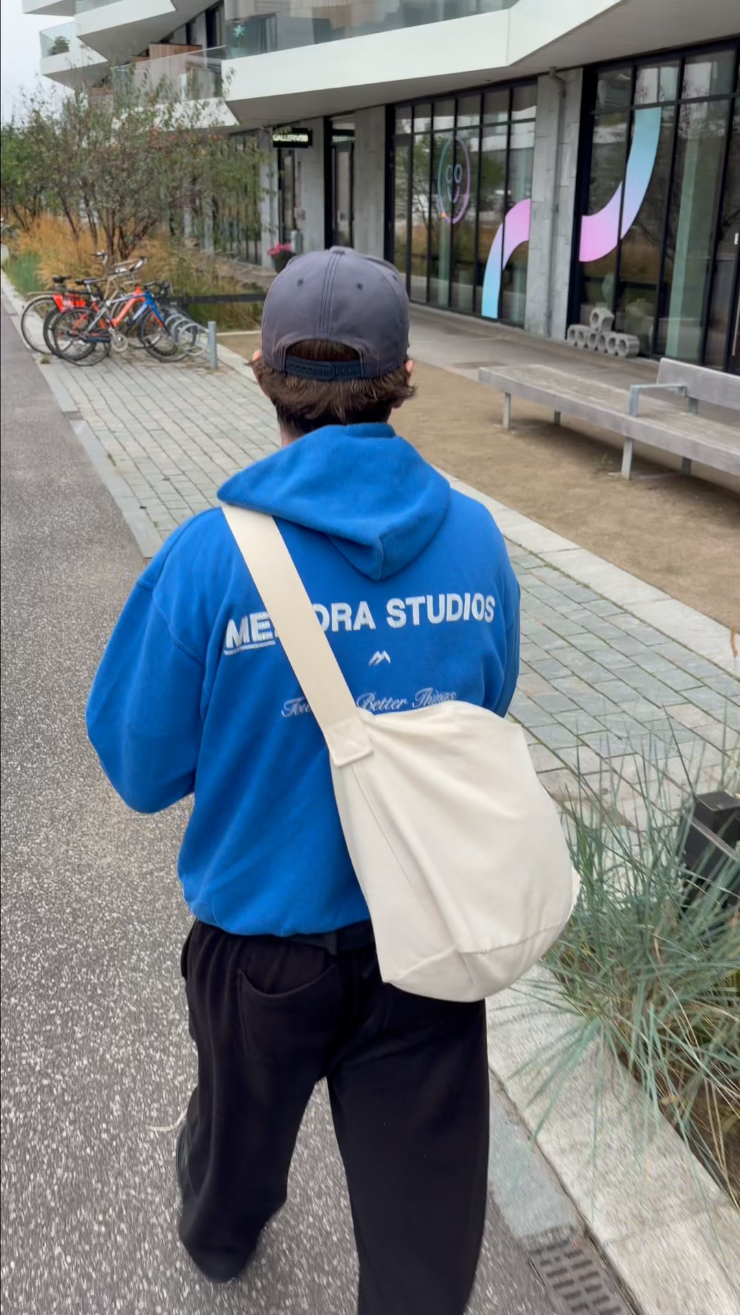 Prøv vores skuldertaske og mærk forskellen.