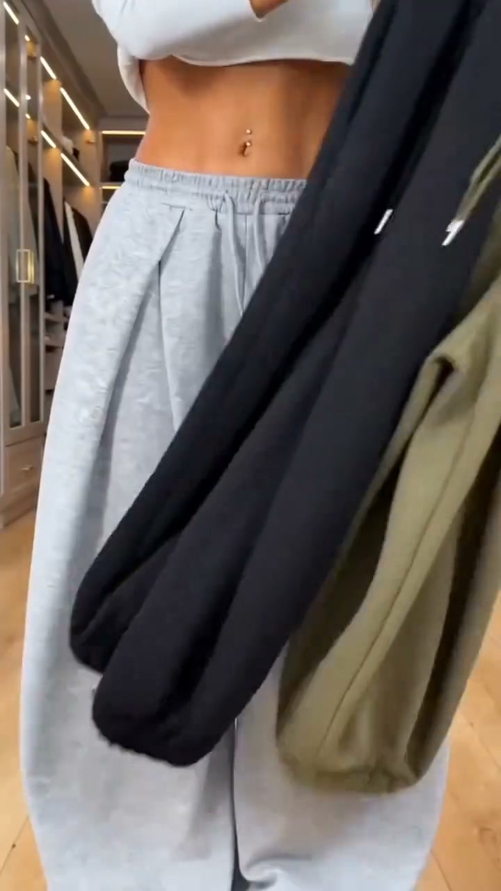 High-Waist Pleated Wide-Leg Pants for Daily & Weekend – Effortless Street Chic
