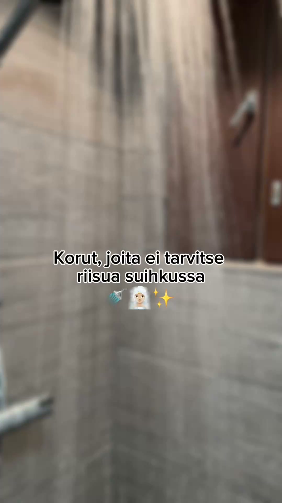 Kullattuja koruja, joita sinun ei koskaan tarvitse riisua. Täydellistä eikö?