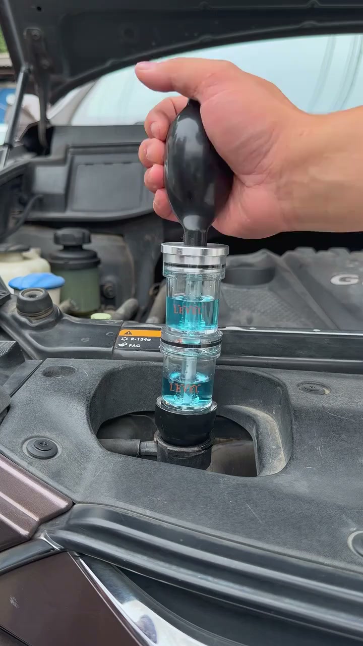 Combustion Leak Tester — Quickly Detect Exhaust Gas Leaks in Your Cooling System!