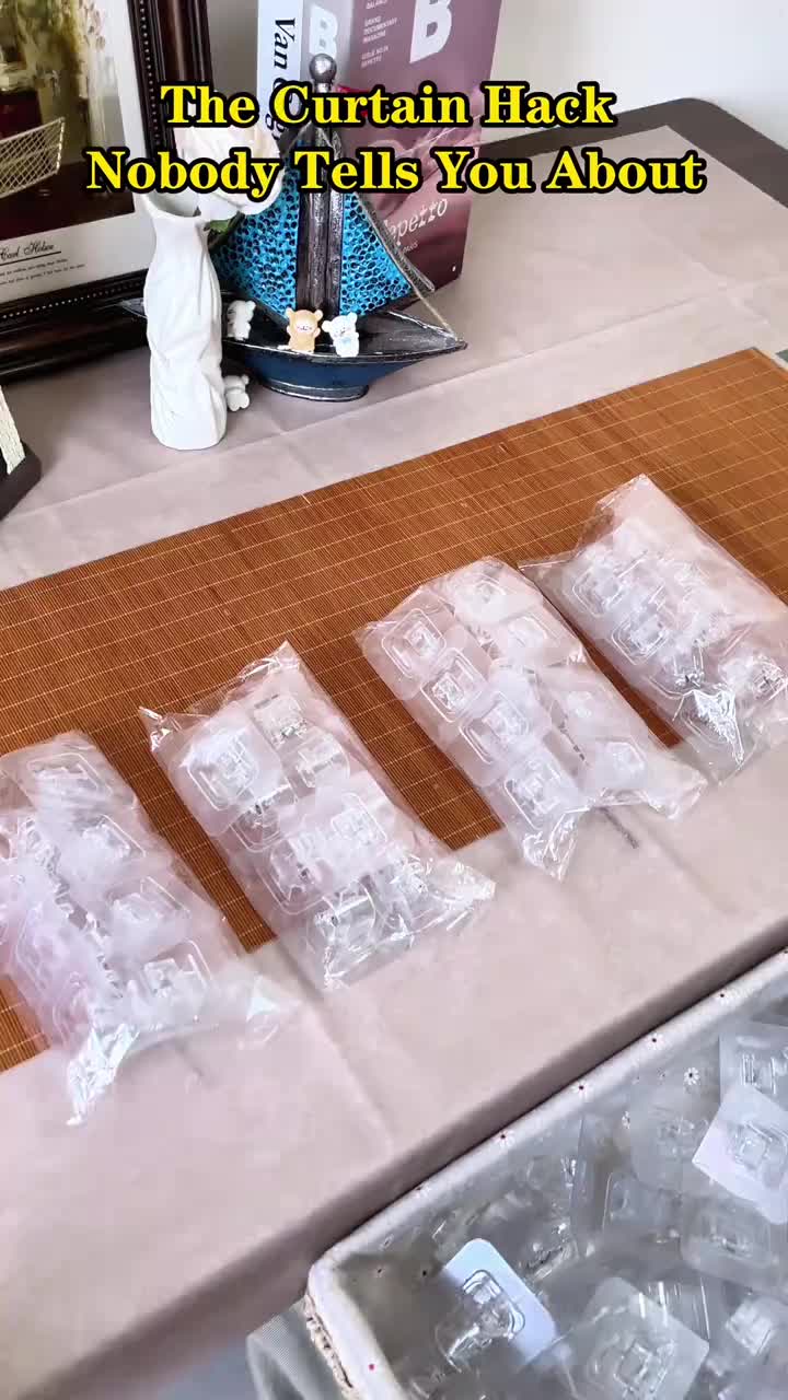 Transparent Hanging Rod Clip