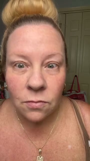 Instant Skin-Perfecting Without the Heavy Feel!