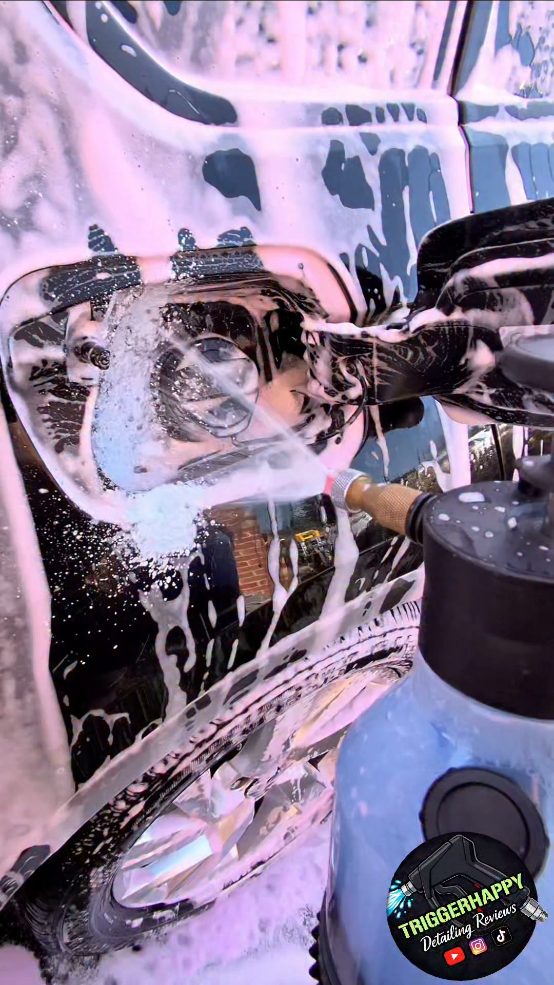 Pump. Foam. Rinse. Done.