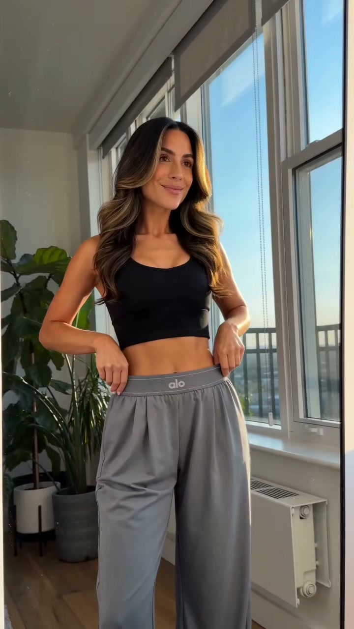 THE PANTS YOU’LL WANT TO LIVE IN.
