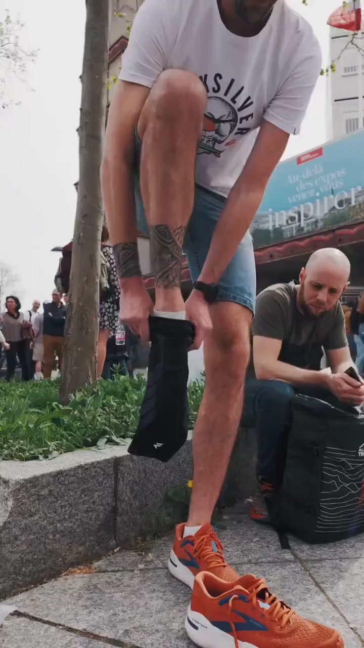 Kompresyjny rękaw na kolano FlyFlex – Poczuj ulgę od pierwszego założenia
